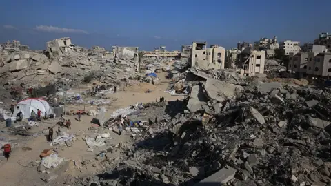 Israeli Armored Vehicles Push into Major Gazan Residential Area