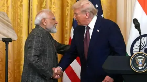 The nation and United States Seek Breakthrough in Full-Day Discussions